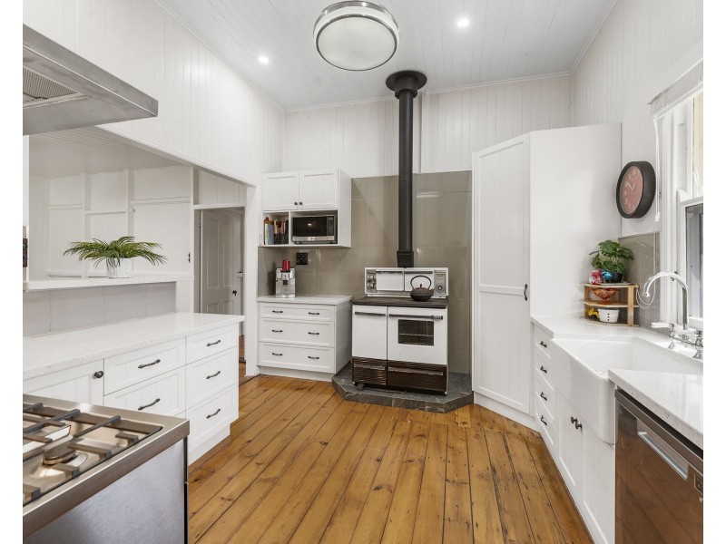 26 Mocatta Street, Goombungee QLD 4354