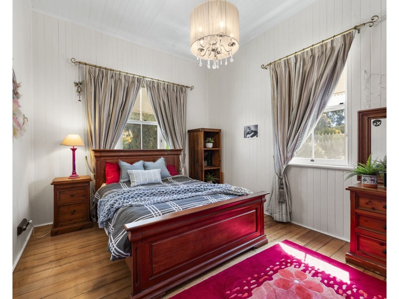 26 Mocatta Street, Goombungee QLD 4354