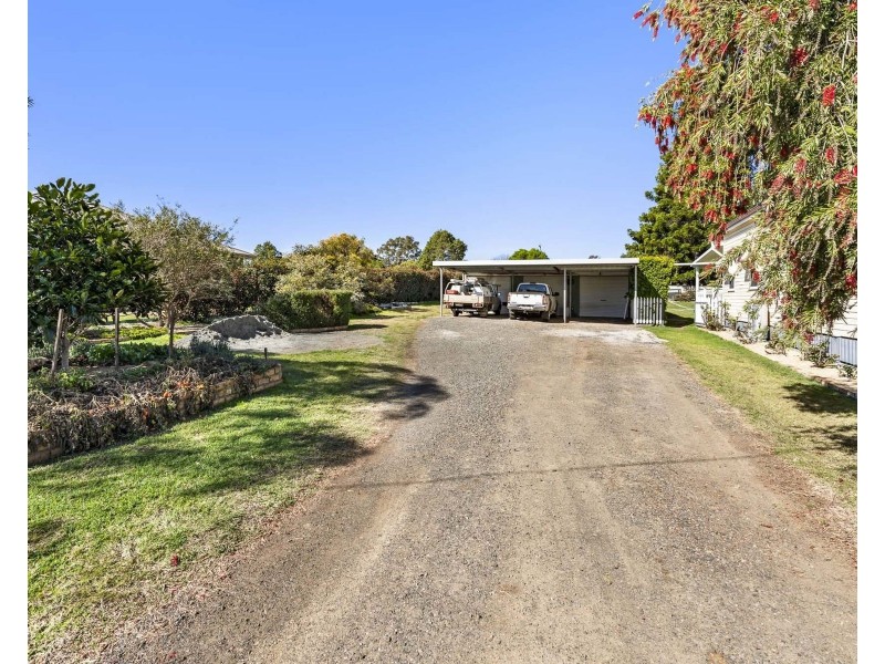 26 Mocatta Street, Goombungee QLD 4354