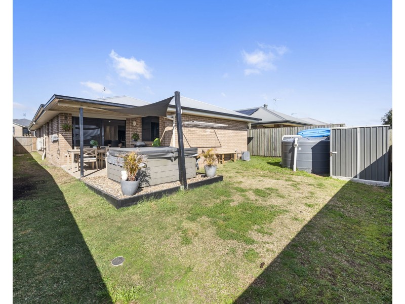 17 Whitewood Way, Cotswold Hills QLD 4350