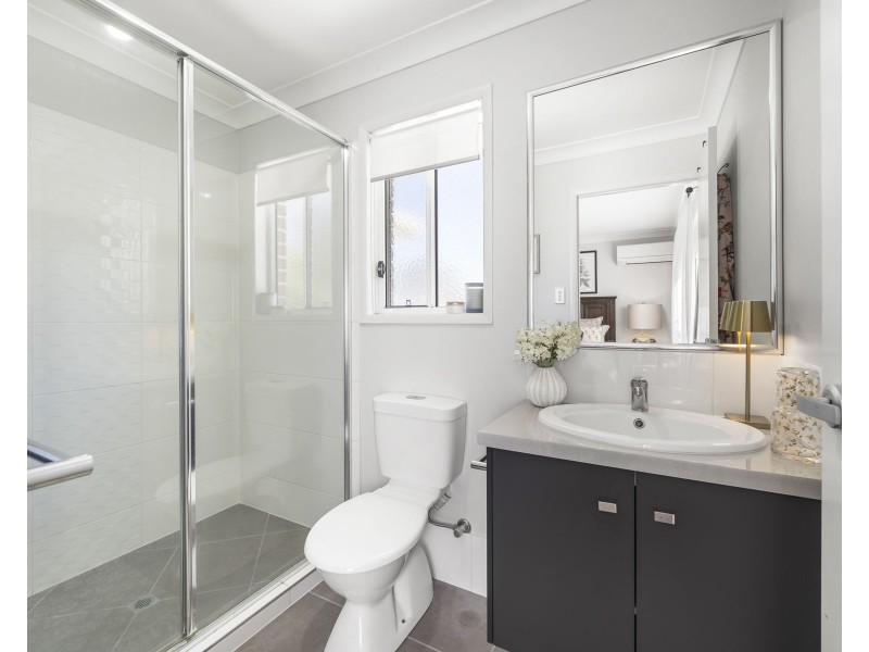 3/277A Alderley Street, Centenary Heights QLD 4350