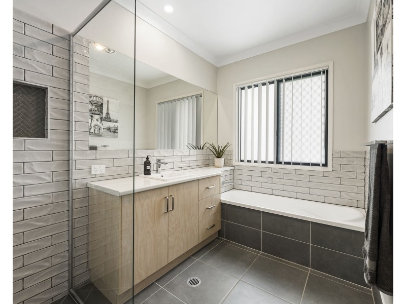 7 Nuffield Street, Kingsthorpe QLD 4400