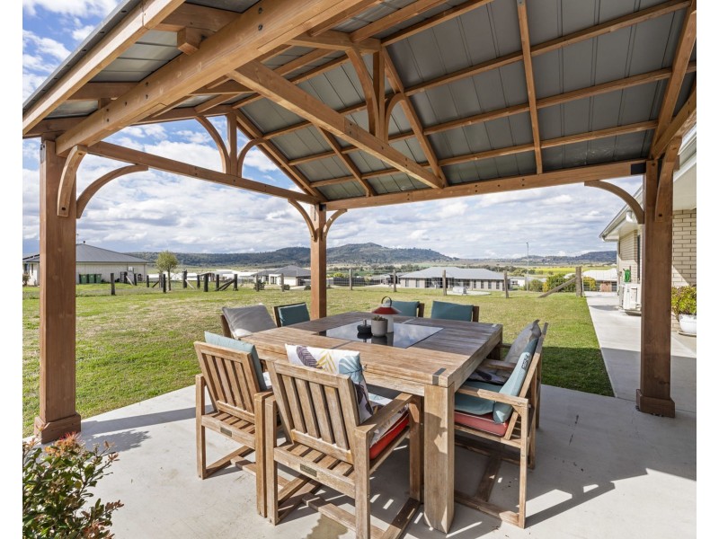 7 Nuffield Street, Kingsthorpe QLD 4400