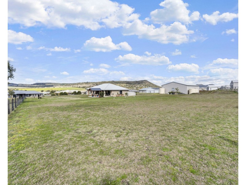 7 Nuffield Street, Kingsthorpe QLD 4400