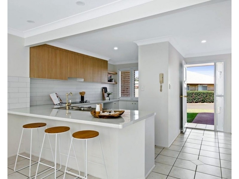 17/279 Mackenzie Street, Centenary Heights QLD 4350