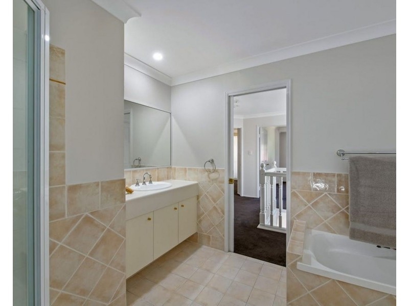 17/279 Mackenzie Street, Centenary Heights QLD 4350