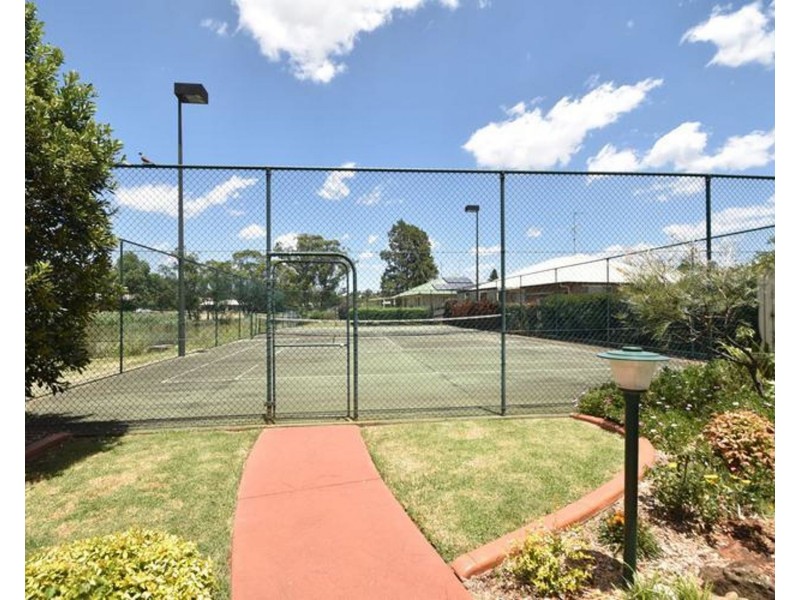 17/279 Mackenzie Street, Centenary Heights QLD 4350