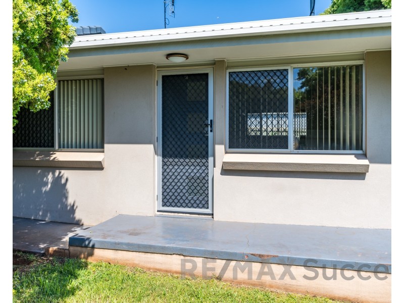 2/1 Seaton Street, South Toowoomba QLD 4350