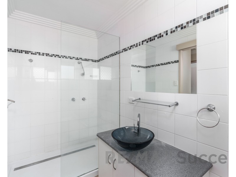 2/1 Seaton Street, South Toowoomba QLD 4350