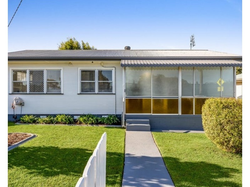 215 North Street, Rockville QLD 4350