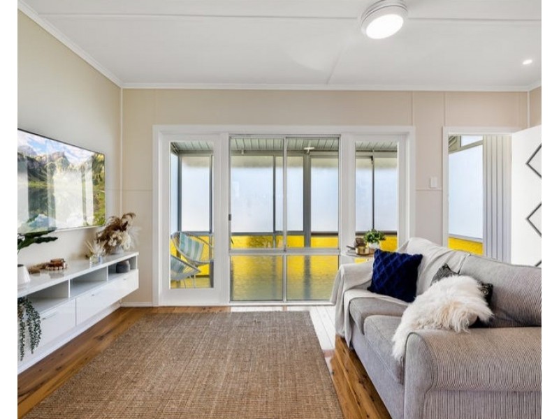 215 North Street, Rockville QLD 4350