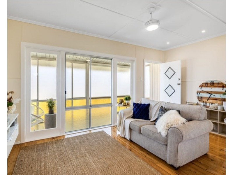 215 North Street, Rockville QLD 4350