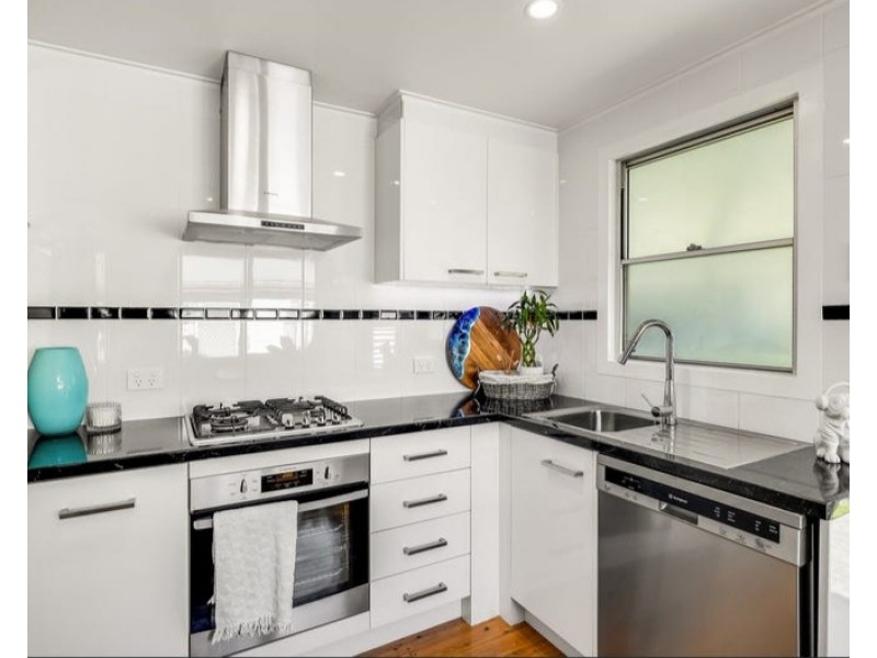 215 North Street, Rockville QLD 4350