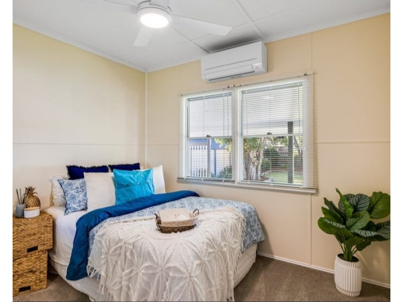 215 North Street, Rockville QLD 4350