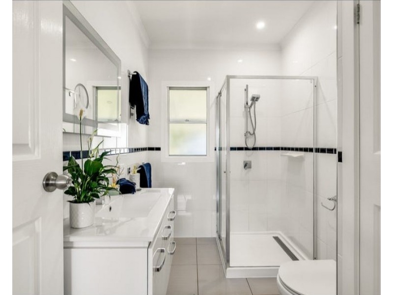 215 North Street, Rockville QLD 4350