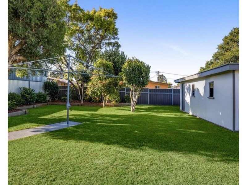 215 North Street, Rockville QLD 4350