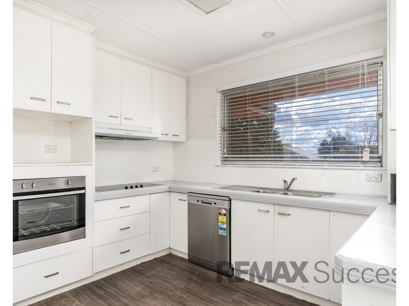 252A Campbell Street, Newtown QLD 4350