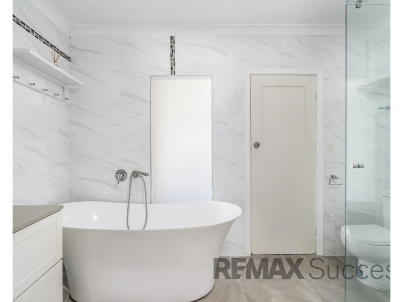252A Campbell Street, Newtown QLD 4350