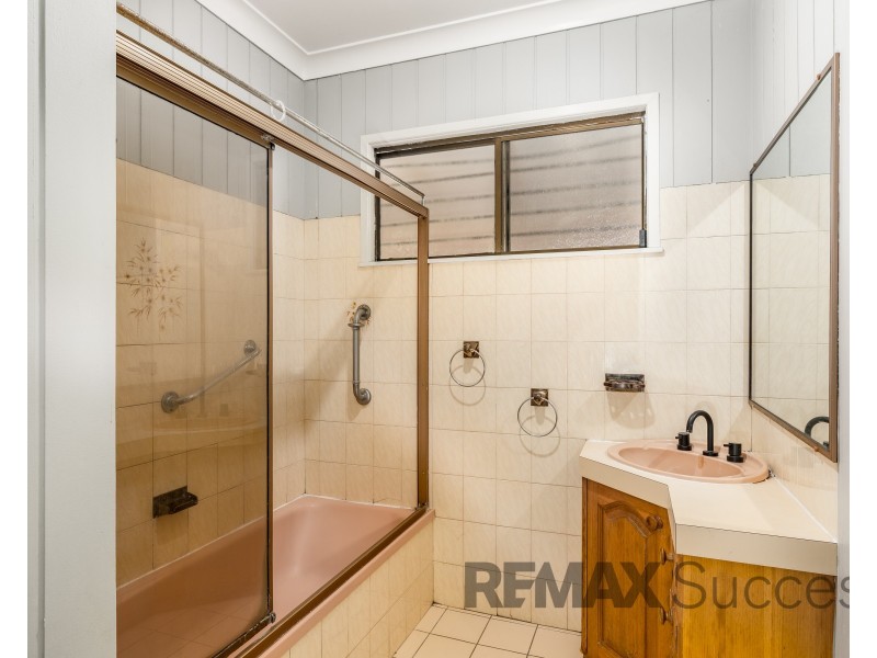 252A Campbell Street, Newtown QLD 4350