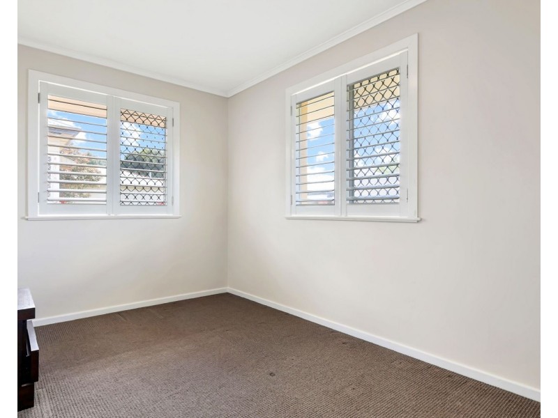 23 Matthews Street, Harristown QLD 4350