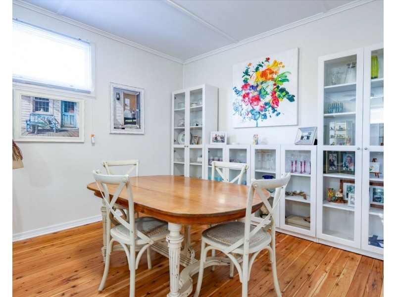 47 Hillview Avenue, Newtown QLD 4350