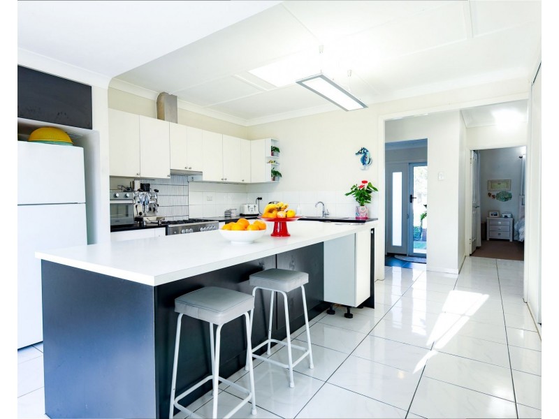 47 Hillview Avenue, Newtown QLD 4350