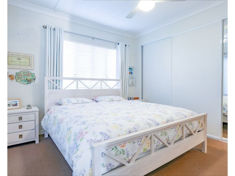47 Hillview Avenue, Newtown QLD 4350