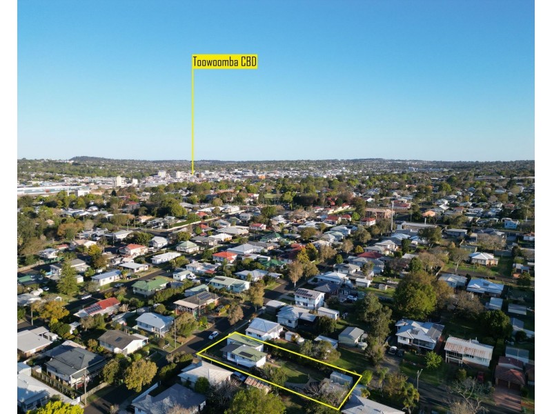 47 Hillview Avenue, Newtown QLD 4350