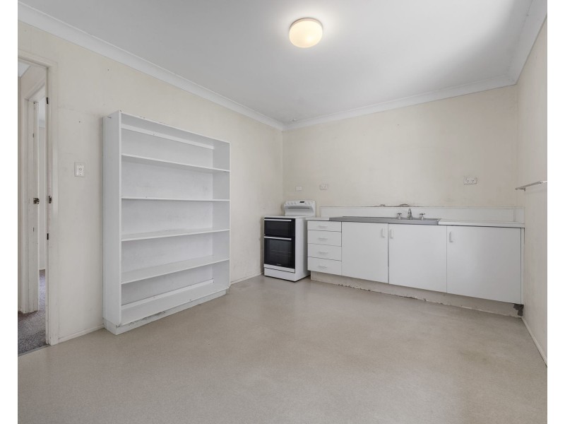 8 Railway Street, Helidon QLD 4344
