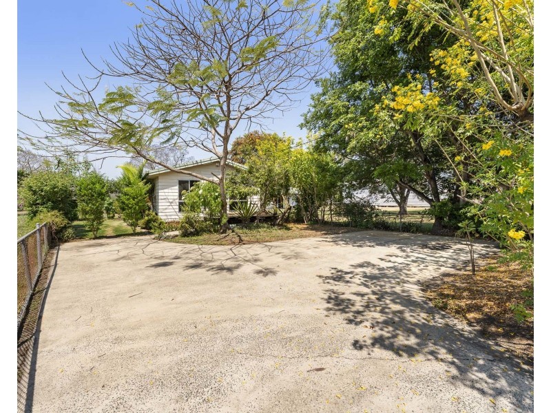 8 Railway Street, Helidon QLD 4344