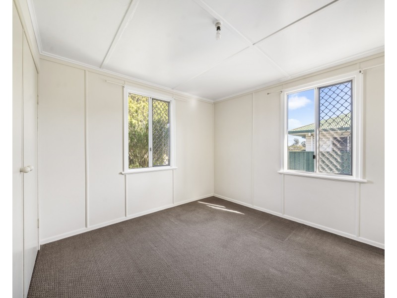 19 Phyllis Street, Harristown QLD 4350