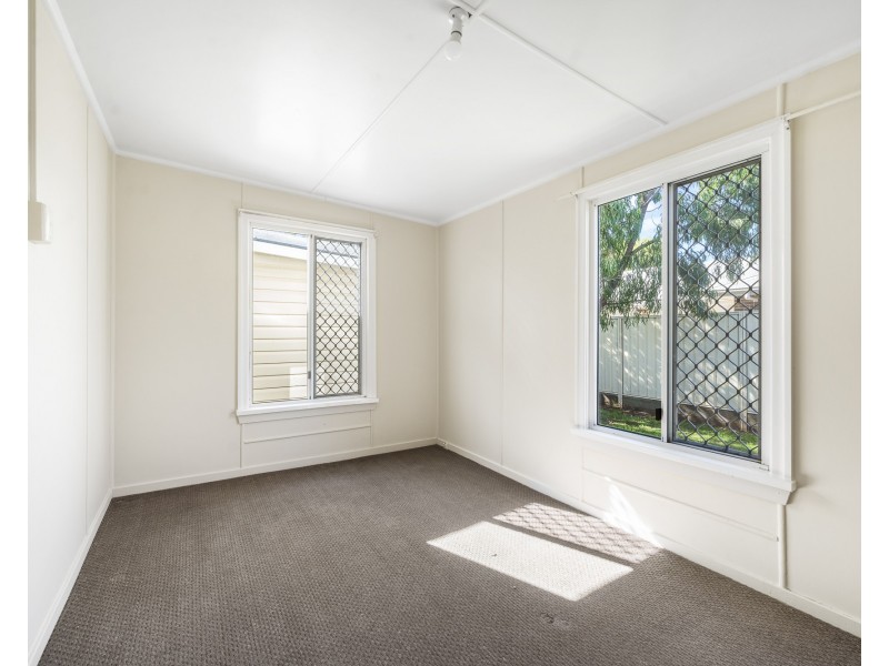 19 Phyllis Street, Harristown QLD 4350