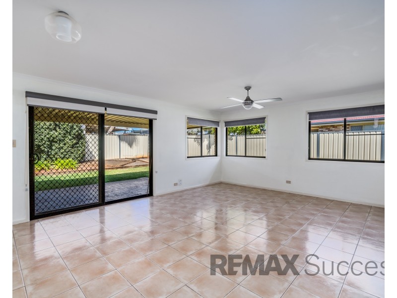 10 Paulene Crescent, Kearneys Spring QLD 4350