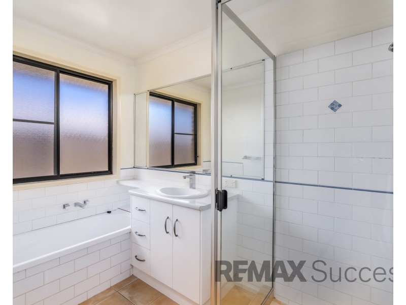 10 Paulene Crescent, Kearneys Spring QLD 4350