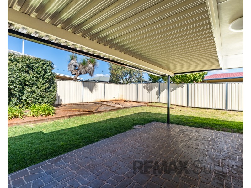 10 Paulene Crescent, Kearneys Spring QLD 4350