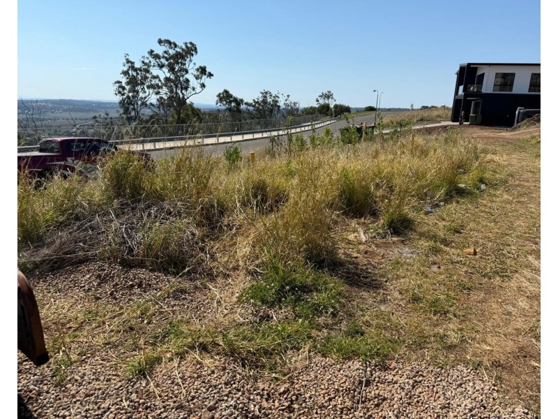 43 Reserve Road, Cranley QLD 4350