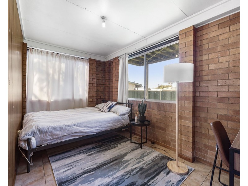 16a Gatfield Street, Newtown QLD 4350