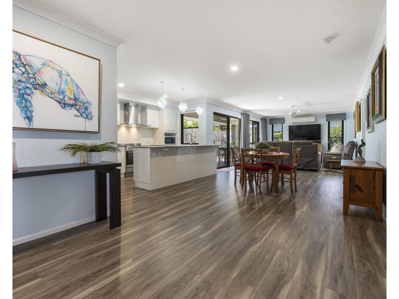 41 Lourdes Street, Middle Ridge QLD 4350