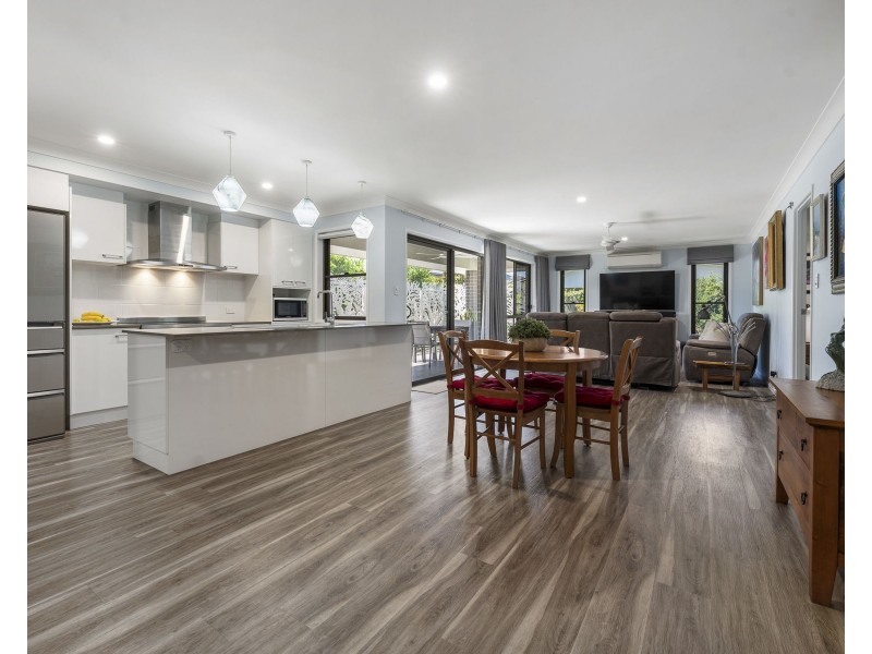 41 Lourdes Street, Middle Ridge QLD 4350