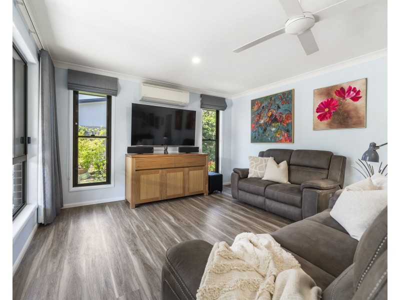 41 Lourdes Street, Middle Ridge QLD 4350