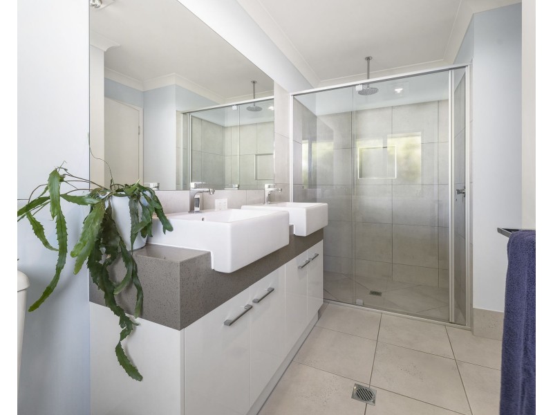 41 Lourdes Street, Middle Ridge QLD 4350