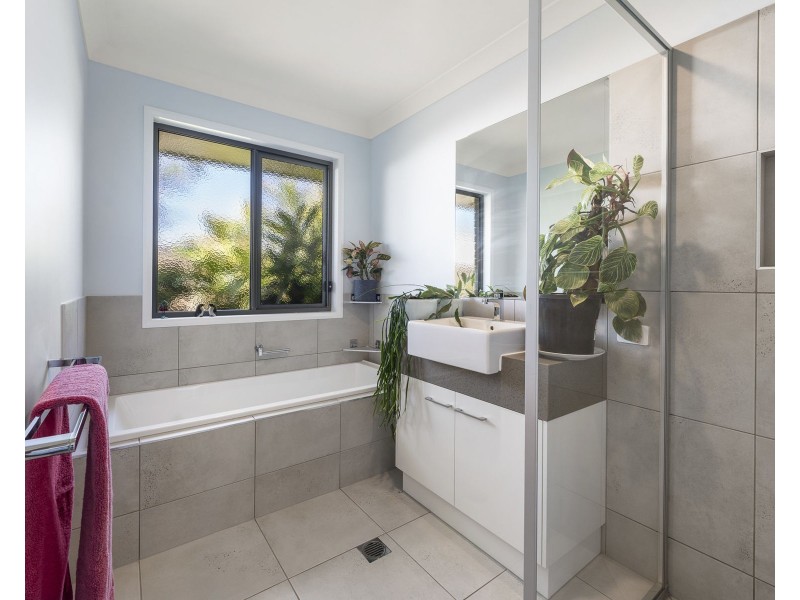 41 Lourdes Street, Middle Ridge QLD 4350