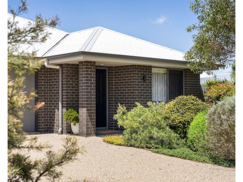 41 Lourdes Street, Middle Ridge QLD 4350