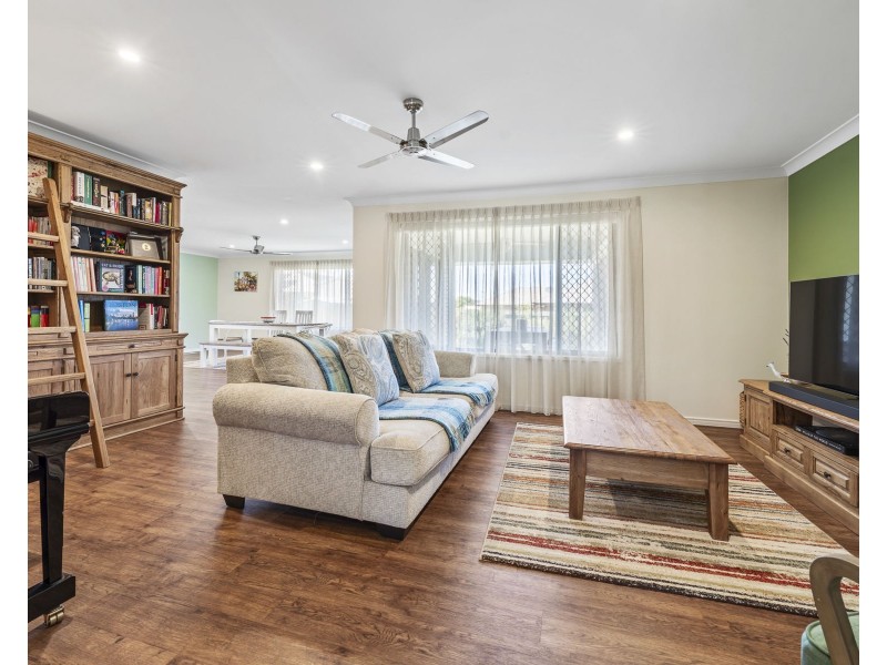 8 Wandoo Crescent, Westbrook QLD 4350