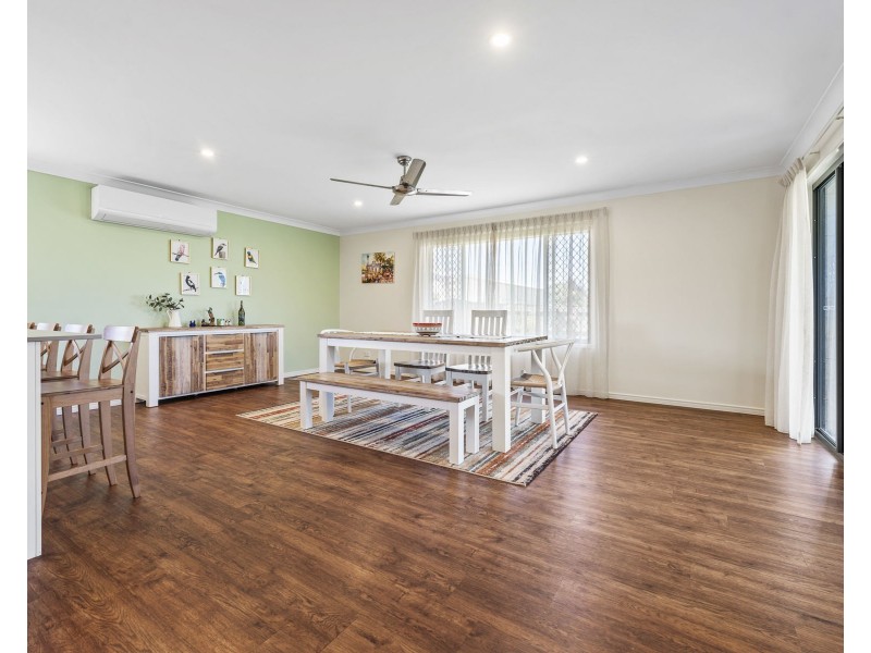 8 Wandoo Crescent, Westbrook QLD 4350