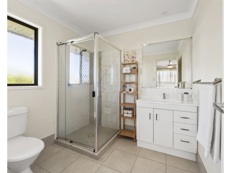 8 Wandoo Crescent, Westbrook QLD 4350