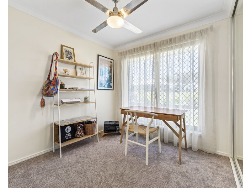 8 Wandoo Crescent, Westbrook QLD 4350