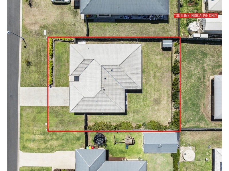 8 Wandoo Crescent, Westbrook QLD 4350