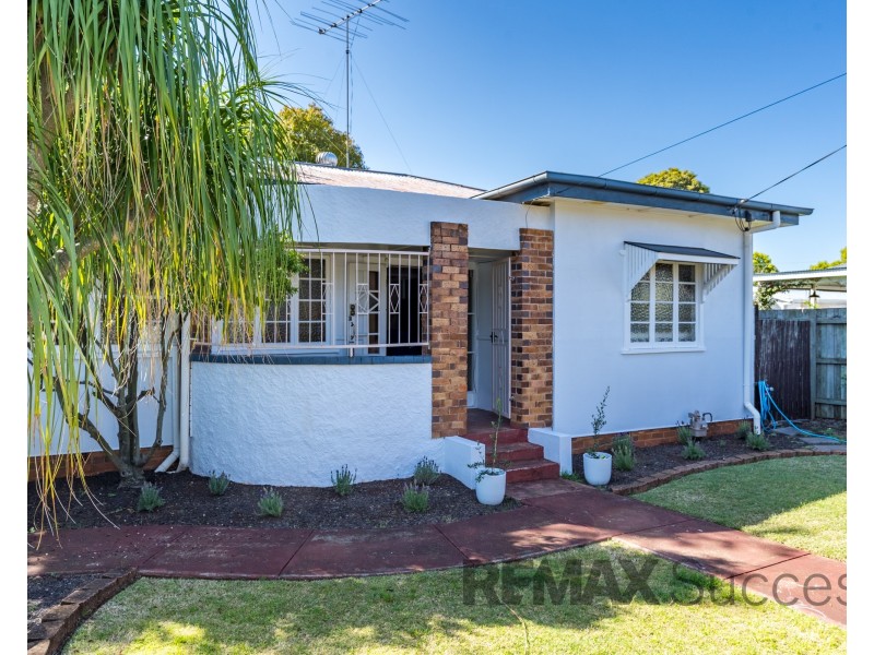 136 Holberton Street, Newtown QLD 4350