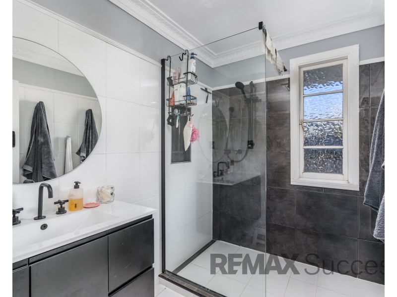 136 Holberton Street, Newtown QLD 4350